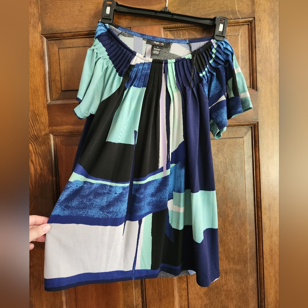 Women's blouse blue and green pattern